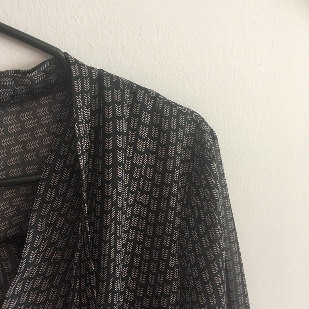 Patterned top - Picture 2 of 3